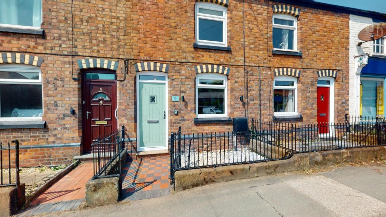 Modern 3-Bed House On Tarporley High Streetヴィラ エクステリア 写真