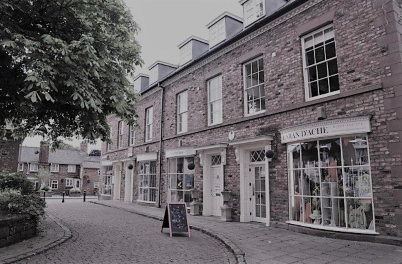 Modern 3-Bed House On Tarporley High Streetヴィラ エクステリア 写真